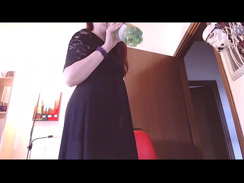 ❤️ ¡Una esclava sumisa a la que le encantan las bragas sucias y exuberantes se ve obligada a masturbarse después de ver este vídeo! ️ Porno ruso en es.newsexxxx.ru ❌️