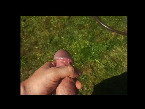 ❤️ Hottie se deja follar el coño rosa y se corre con un chorro en un jardín de verano ️ Porno ruso en es.newsexxxx.ru ❌️
