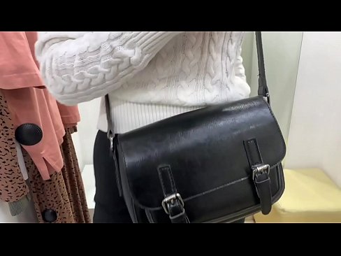 ❤️ Masturbación pública de la joven zorra FeralBerry con un consolador en el probador ️ Porno ruso en es.newsexxxx.ru ❌️